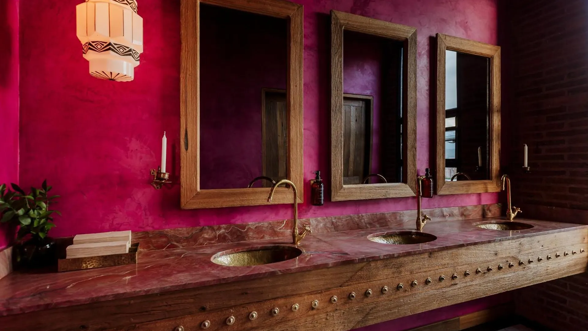 ****  Hotel El Zarzo Medellin Colombia